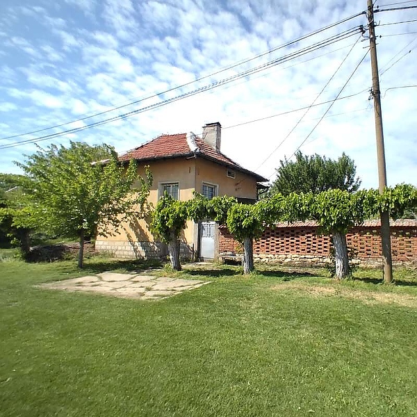country-house-with-plot-of-land-outbuildings-quiet-location-and-lot-of-character-up-for-sale