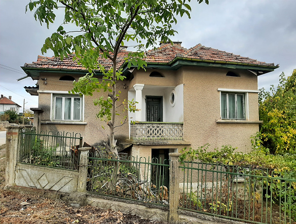old-country-house-with-annex-and-plot-of-land-located-in-close-proximity-to-shop-bar-and-post-office-in-a-village-15-km-away-fro