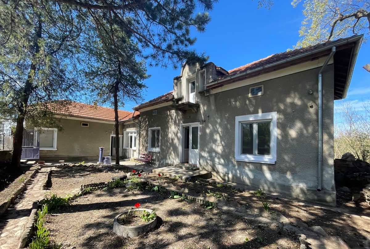 /refurbished-and-partially-furnished-rural-property-with-quiet-location-ready-to-accept-new-tenants/