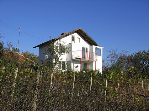 /big-rural-property-with-three-housesgarage-and-land-located-near-big-city/