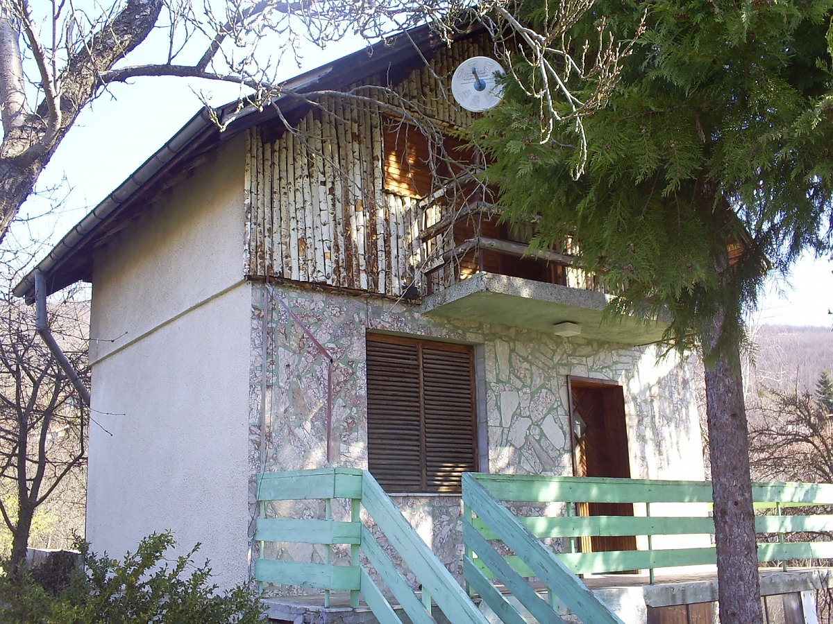 /nice-country-house-located-in-the-mountains-35-km-from-sofiabulgaria/