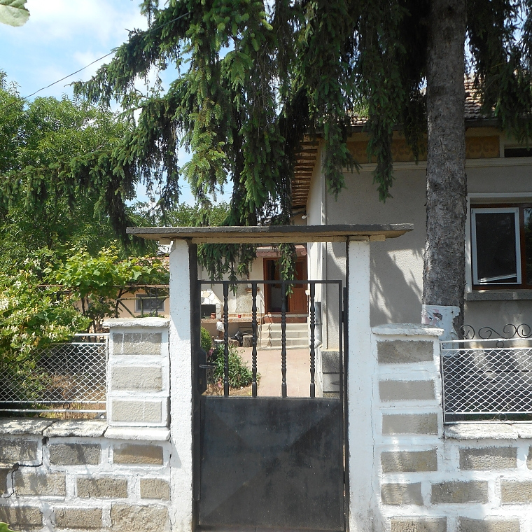 /renovated-country-house-with-garden-and-nice-bbq-area-situated-near-the-center-of-a-lively-village-35-km-away-from-the-black-sea-coast/