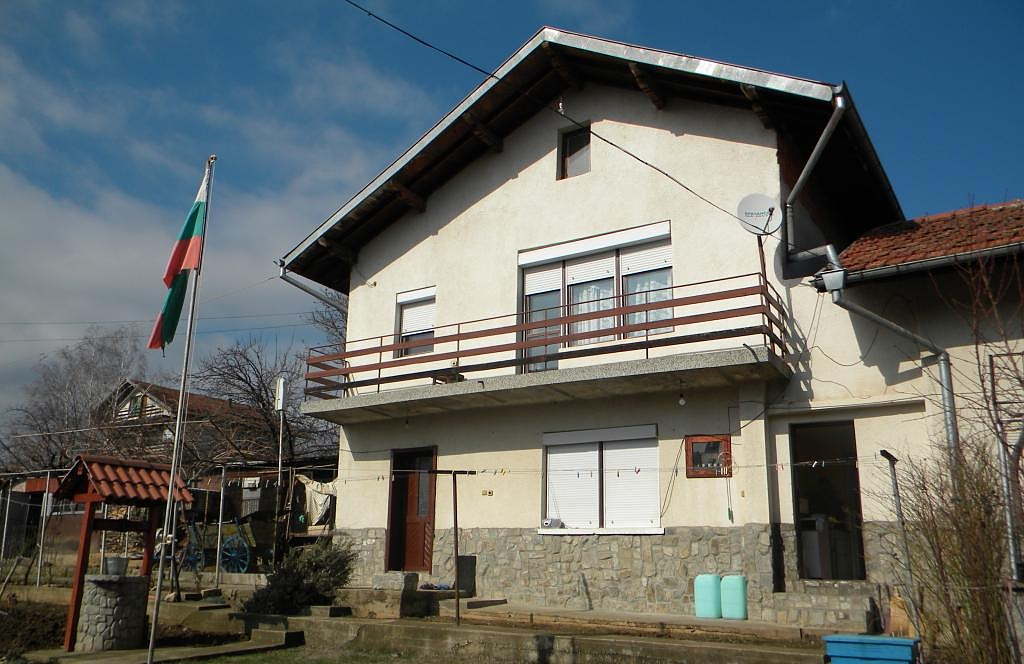 /solid-country-house-with-summer-kitchen-garage-and-plot-of-land-situated-in-a-nice-village-10-km-away-from-lovechbulgaria/
