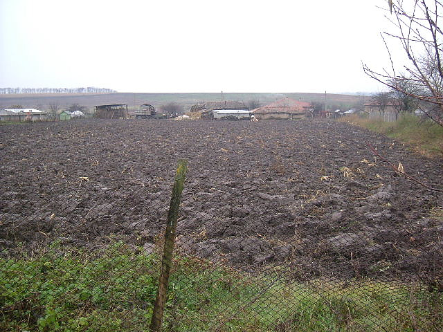 /spacious-plot-of-land-situated-in-a-village-30-km-away-from-the-black-sea-coast/