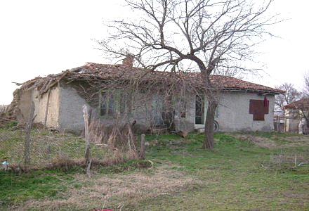 /old-country-house-with-spacious-plot-of-land-situated-in-a-village-85-km-away-from-the-black-sea/